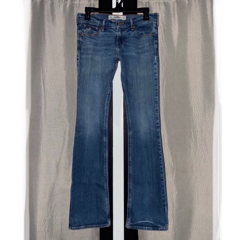 Hollister - Low Rise Bootcut Jean
